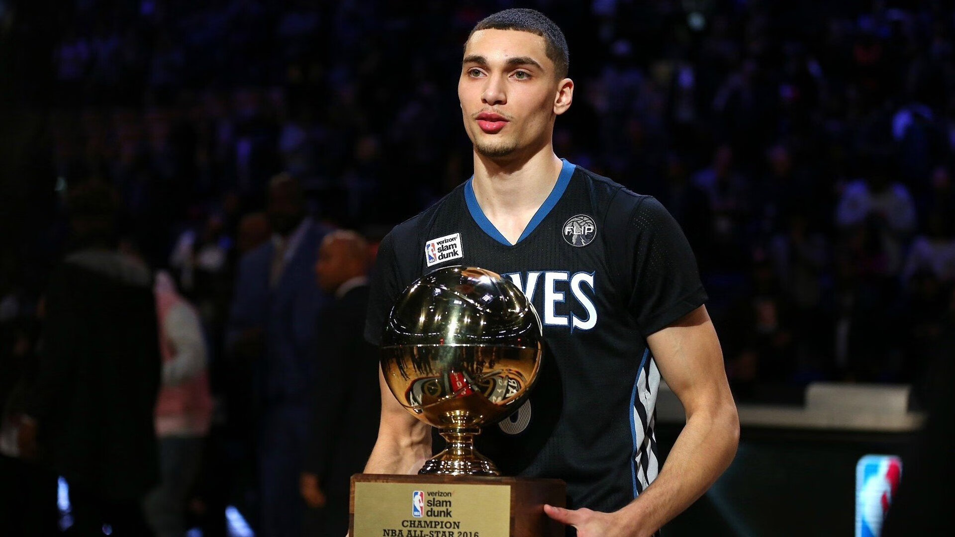 xingkong.com-【泰蒂斯刷新纪录】年轻教士新星连续五场多击安打