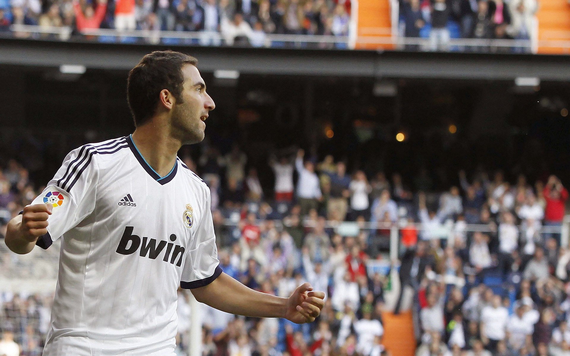 星空体育官网-欧冠“绝杀时刻”:让人心跳加速的终场奇迹,欧冠决赛打平