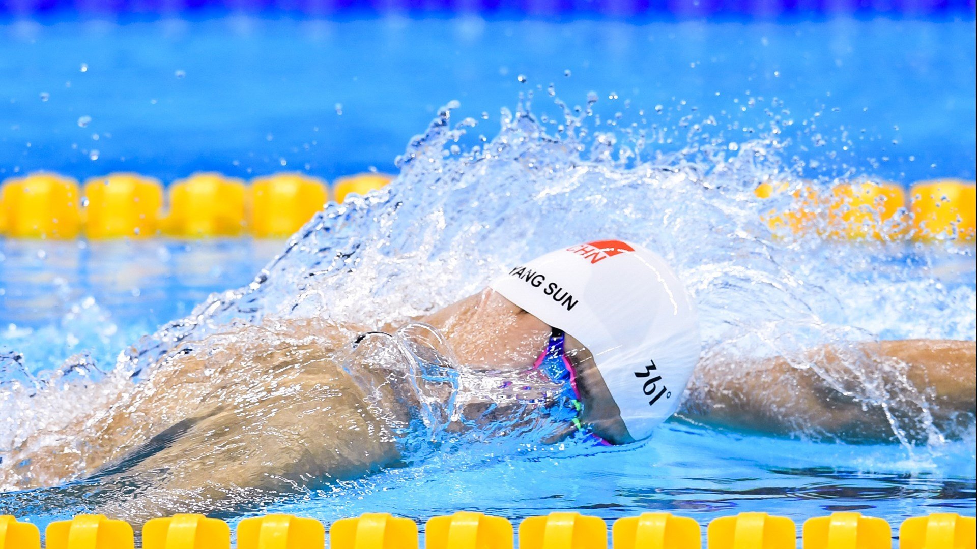 星空体育登陆首页-欧冠“天王”对决：谁能成为本赛季的头号英雄？，欧冠决战